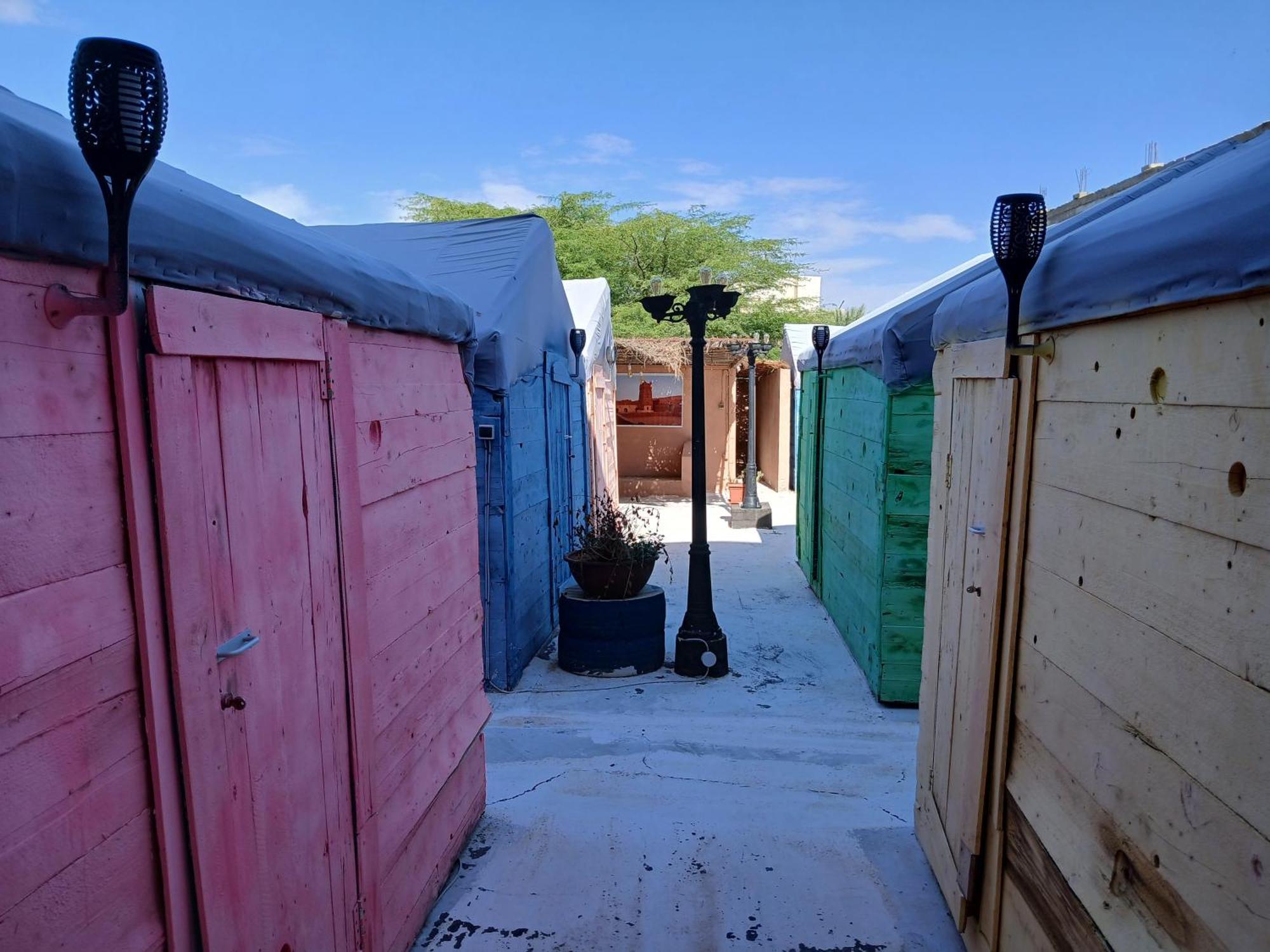 "Par 4 Chemins" - Atypical Stopover Nouakchott Exteriör bild