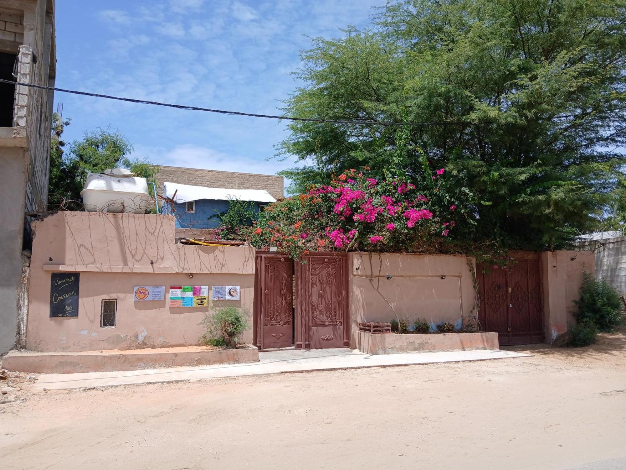 "Par 4 Chemins" - Atypical Stopover Nouakchott Exteriör bild