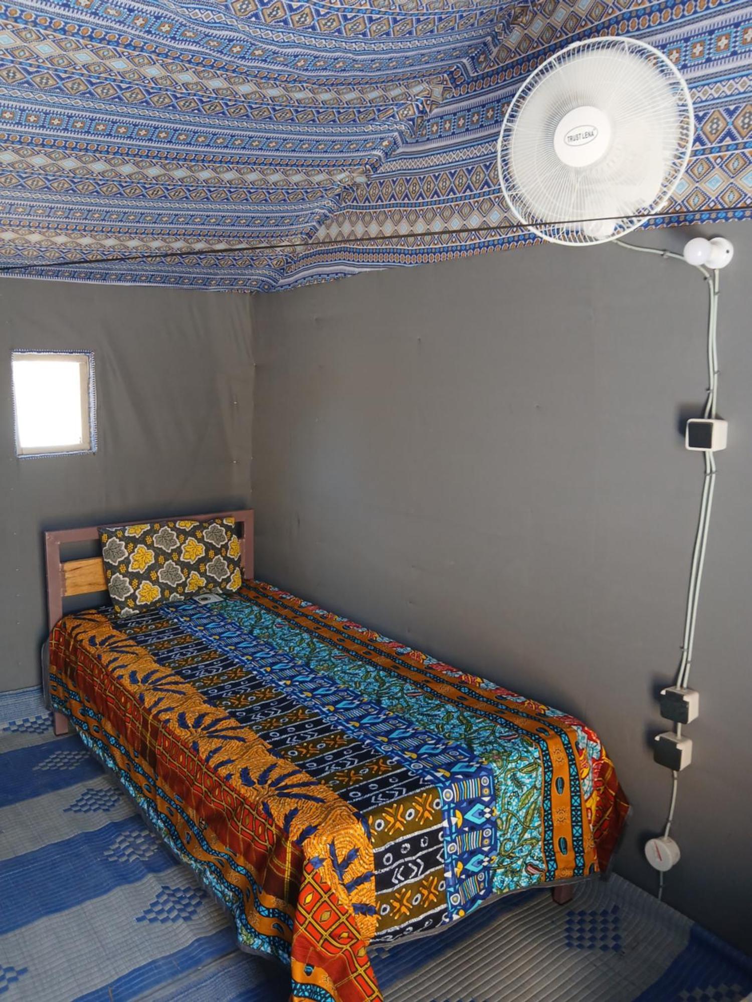 "Par 4 Chemins" - Atypical Stopover Nouakchott Exteriör bild