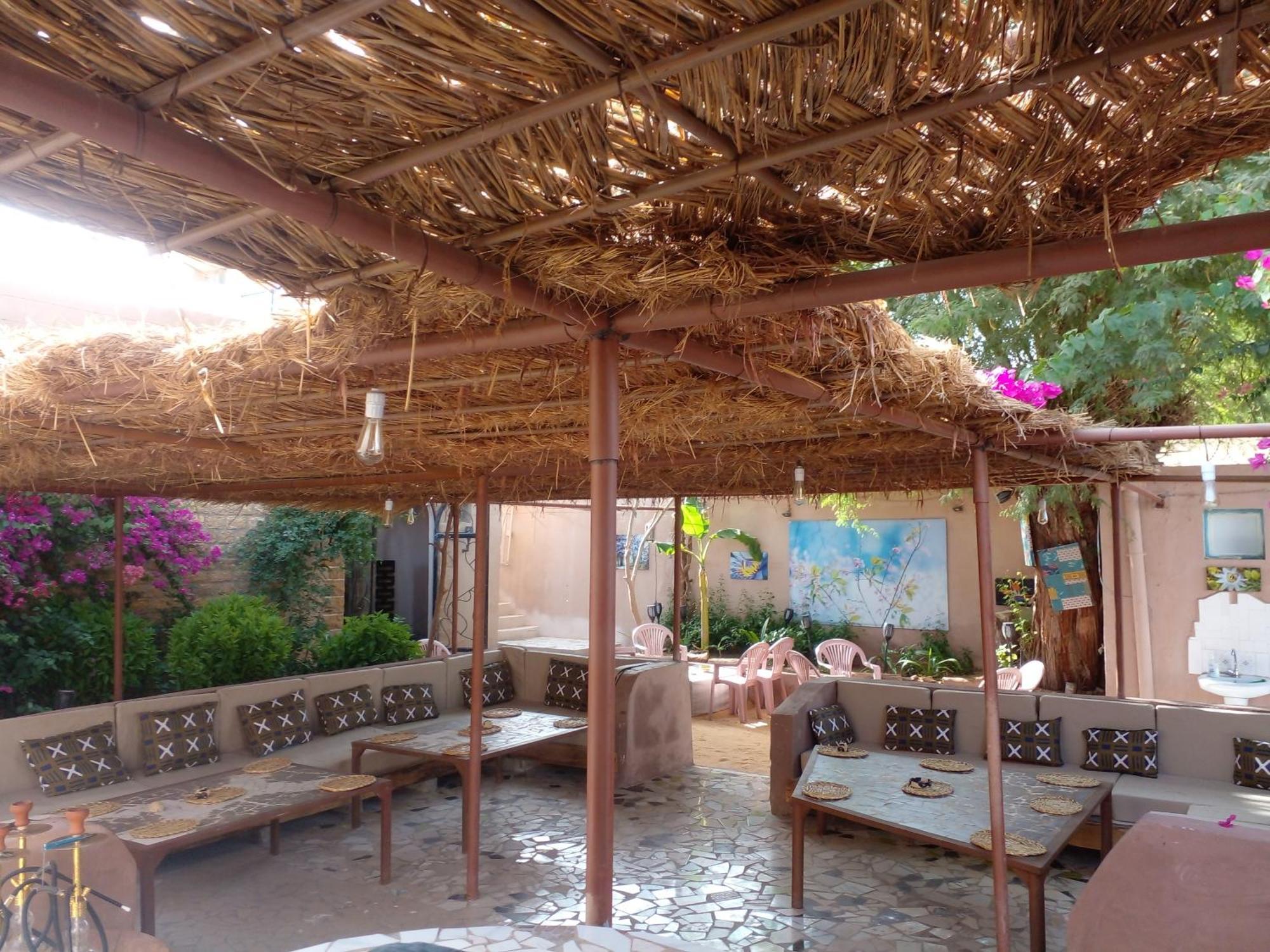 "Par 4 Chemins" - Atypical Stopover Nouakchott Exteriör bild