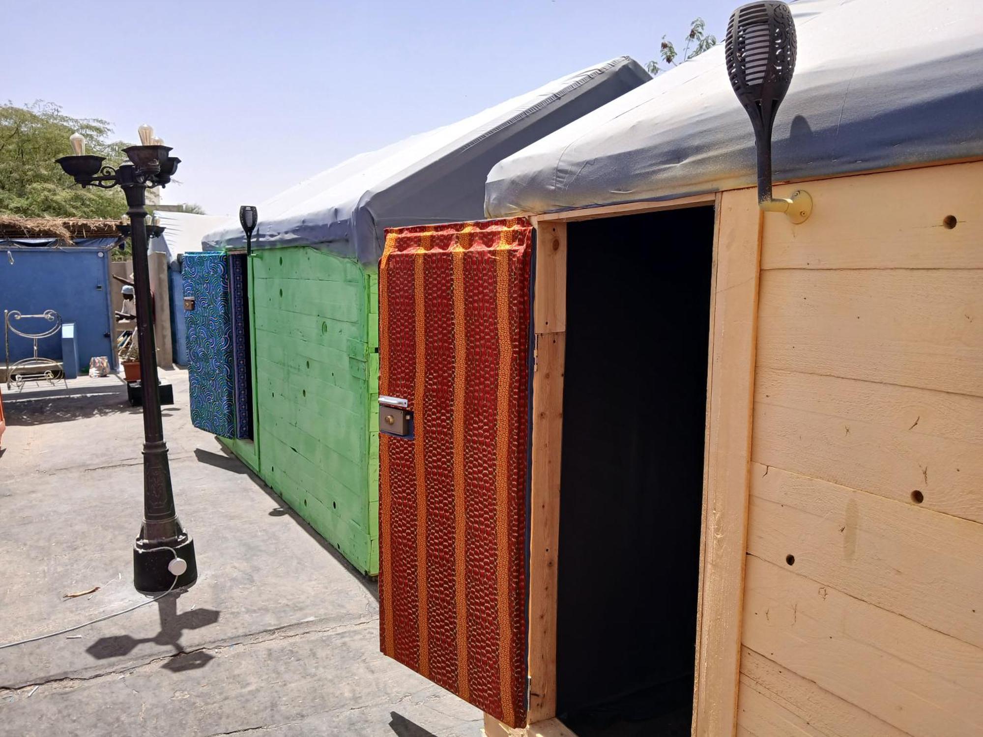"Par 4 Chemins" - Atypical Stopover Nouakchott Exteriör bild