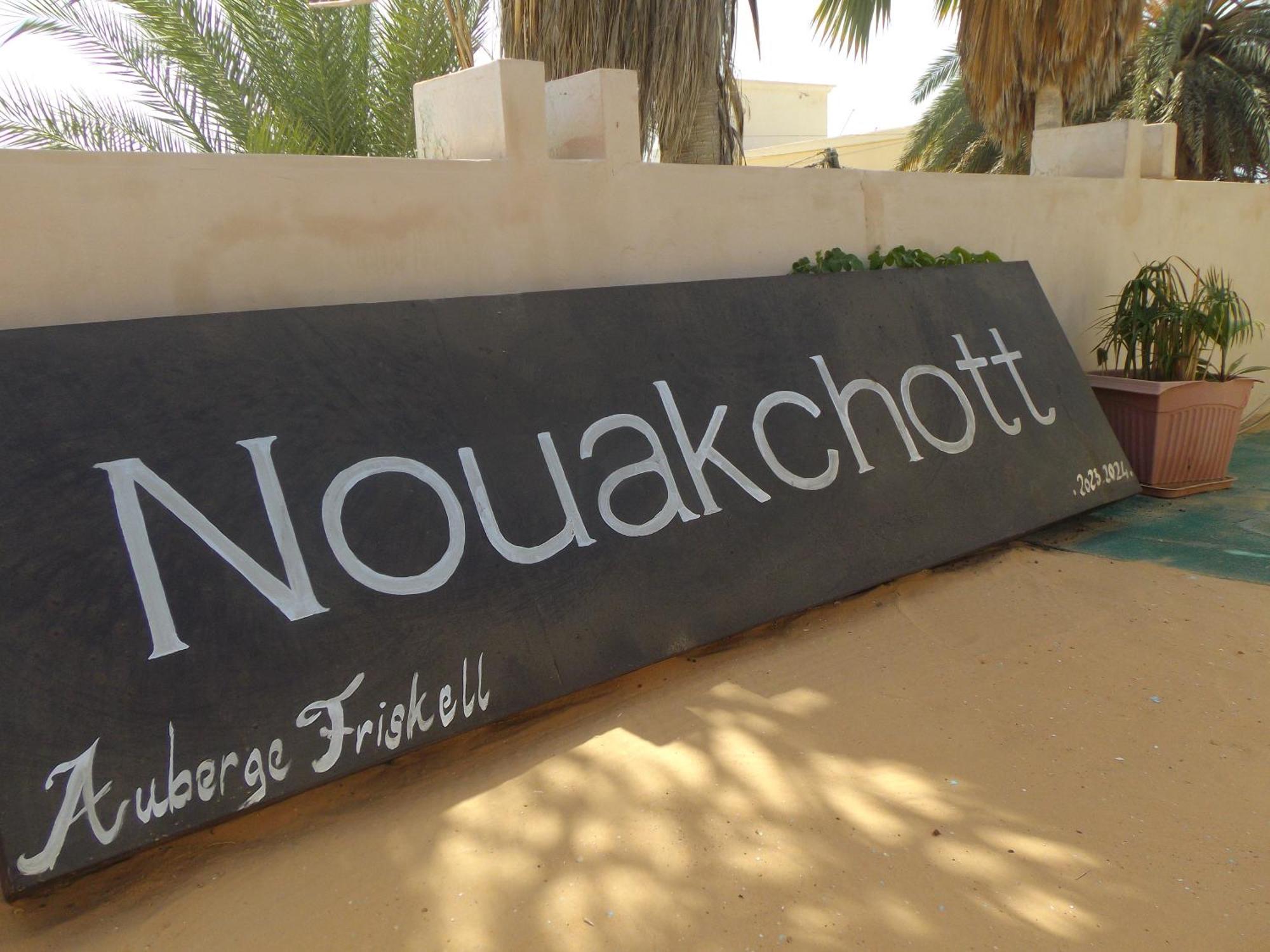 "Par 4 Chemins" - Atypical Stopover Nouakchott Exteriör bild